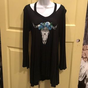 🎀BRAND NEW FROM BOUTIQUE🎀Bullhead keyhole top